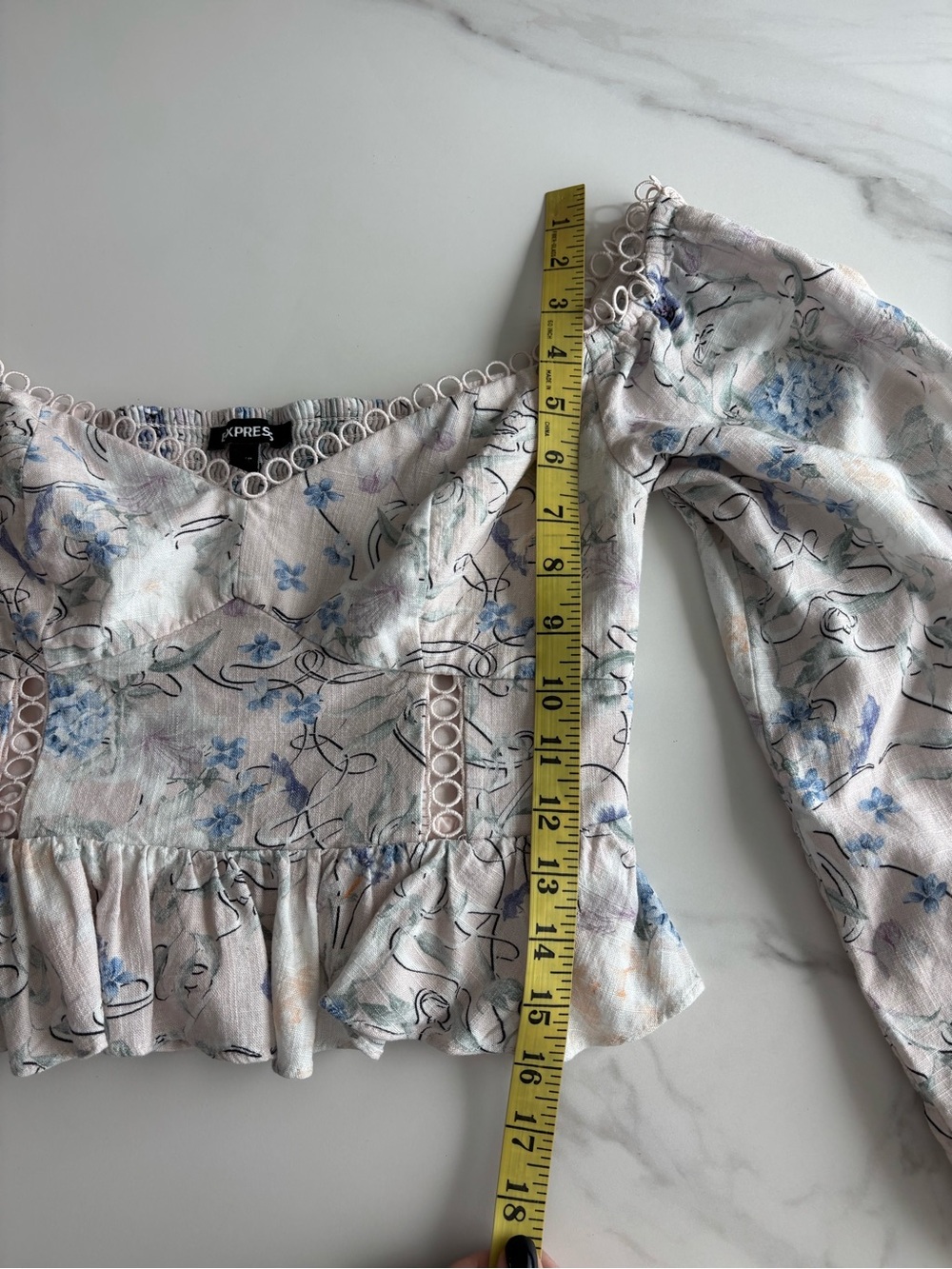 Express Off-Shoulder Peplum Blouse in Cream with Blue Floral Sz S - Picture 8 of 10